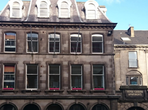 Fountain Court - Royal Garden Apartments