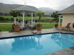 Mulligans Golf Lodge