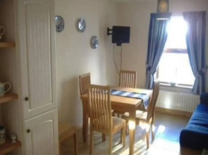 Twin Room Ensuite Near Hillsborough Palaces