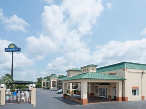 Days Inn By Wyndham Greenville Al