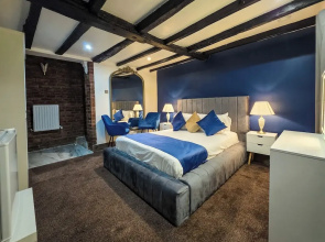 The Courtyard Lodge