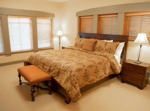 7401- Three Bedroom + Loft + Den Deluxe Crossings Townhomes 3 Condo by RedAwning
