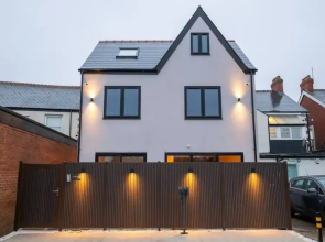 Luxurious 2 Bed Central Cardiff Free EV Charge