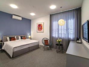 Aurora Hotel  Hostel