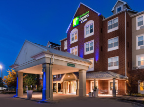 Holiday Inn Express & Suites St. Louis West-O'Fallon