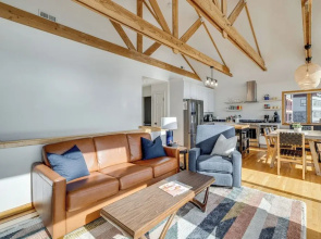 Oceanside Escape w/ Stunning Views: Walk to Beach!