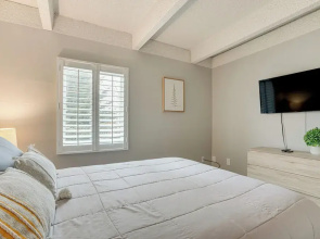 Walk to Main St! Condo w/ Hot Tub & Pool in Frisco