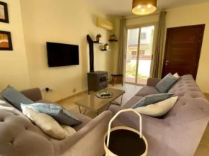 Holiday Home 4 Bedrooms 3 Bathrooms - Perivolia