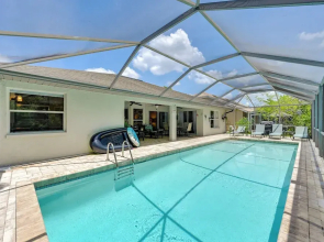Resort Community Escape: Naples Home 5 Mi to Beach