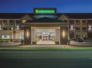 Crystal Inn Hotel & Suites - Logan