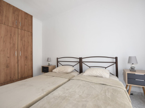 Isolde Apartment by TravelPro Services - Kalli...