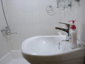 Al Mansur Guesthouse