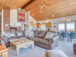Amazing Ocean Views (MCA 448)