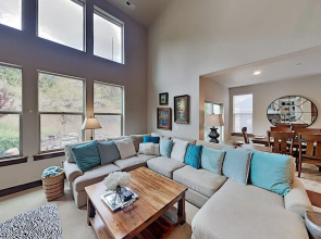 999wabig 4 Bedroom Home