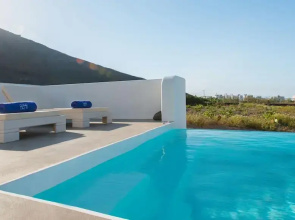 Azar Villas Santorini Senior Suite With Private Pool and Sea View