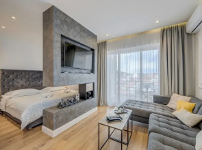 Romanca Deluxe Studio - City View