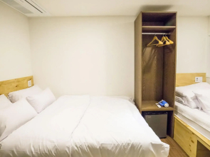 Step Inn Myeongdong 2 - Hostel