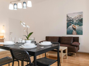 Fulfilling 2BR Apt. Very Central and Good Located