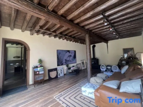 Dali Azhen and Ayue Homestay (Erhai Longkan Branch)