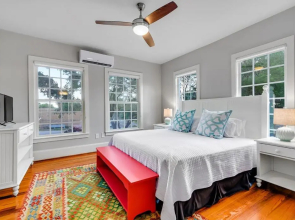 Downtown Marble Falls Boutique House