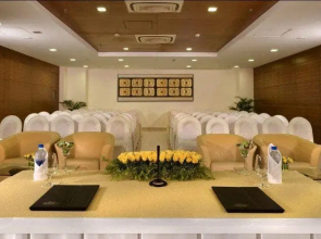 Majestic Court Sarovar Portico - A Sarovar Hotel