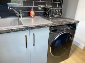 Kenilworth Studio * Ground Floor * Parking