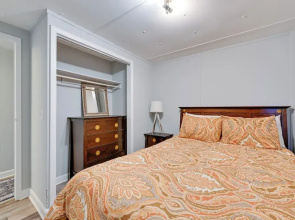 Heart of Greensboro: Pet-friendly Gem 3 Mi to Dtwn