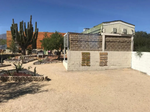Susu’Z Village Hostel and Rooms