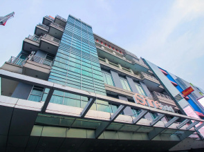 OYO 1729 I-shine Hotel