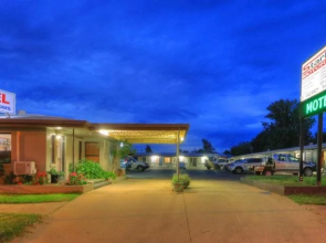 Starline Motor Inn