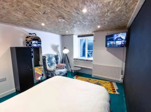 Fern Studio 1 Bedroom Apartment
