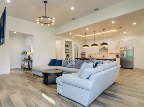Modern Kingsland Home w/ River Access & Kayaks!