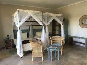 Maun Waterfront Guesthouse