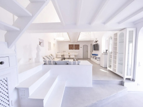 Trieris Villa & Suites