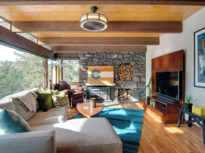 Chic Boulder Mountain Home w/ Hot Tub + Views