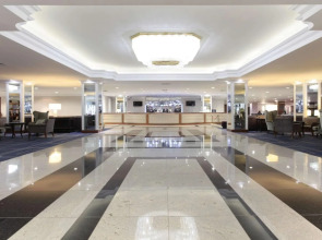 Renaissance London Heathrow Hotel