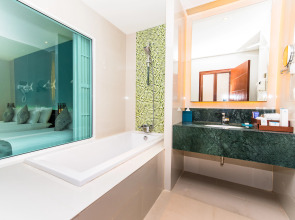 Курортный отель Fishermen's Harbour Urban Resort