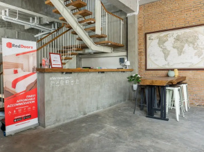 RedDoorz Hostel near Malang Train Station 2
