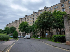 Stunning 2 Bed Merchant City Apartment with Residents Parking (Bell 2)