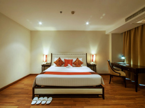 Отель The Bless Hotel and Residence