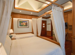 Rich Garden House Hotel