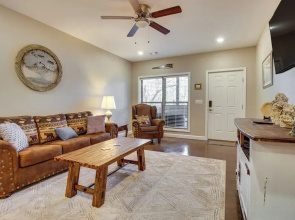 Cozy Bull Shoals Condo Getaway ~ 1 Mi to Lake!