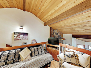 New Listing! Deer Valley Townhome W/ Hot Tub, Pool 3 Bedroom Townhouse