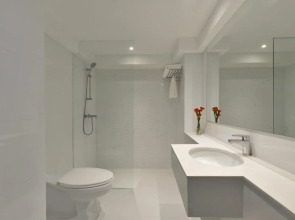 Отель BelAire Bangkok