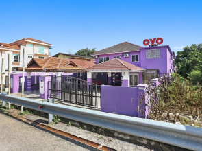 OYO 90873 Travellers Inn