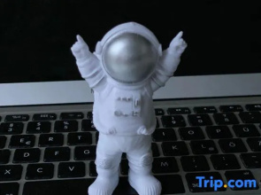 Space Night Capsule Hotel