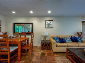Charming Near The Beach 2 Bedroom Home