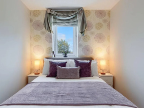 Tasteful top Floor Apartment Next to Gleneagles