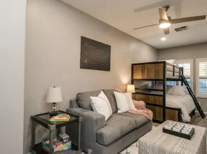 Luxury Scottsdale 5 Bdrm W/pool and Hot Tub!