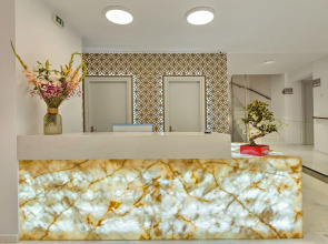 Zephyros Hotel